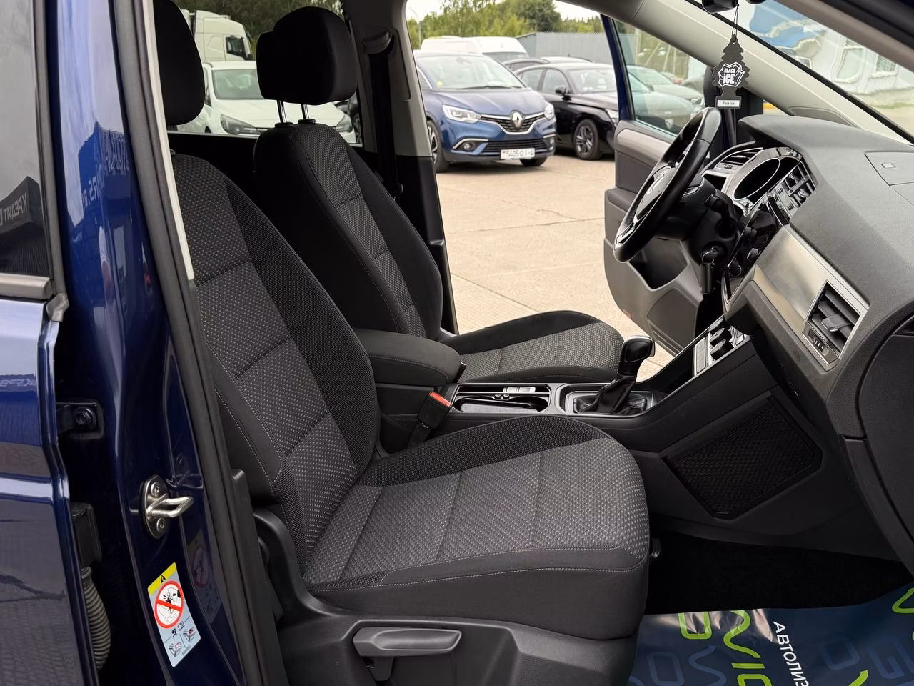 Volkswagen Touran фото 13