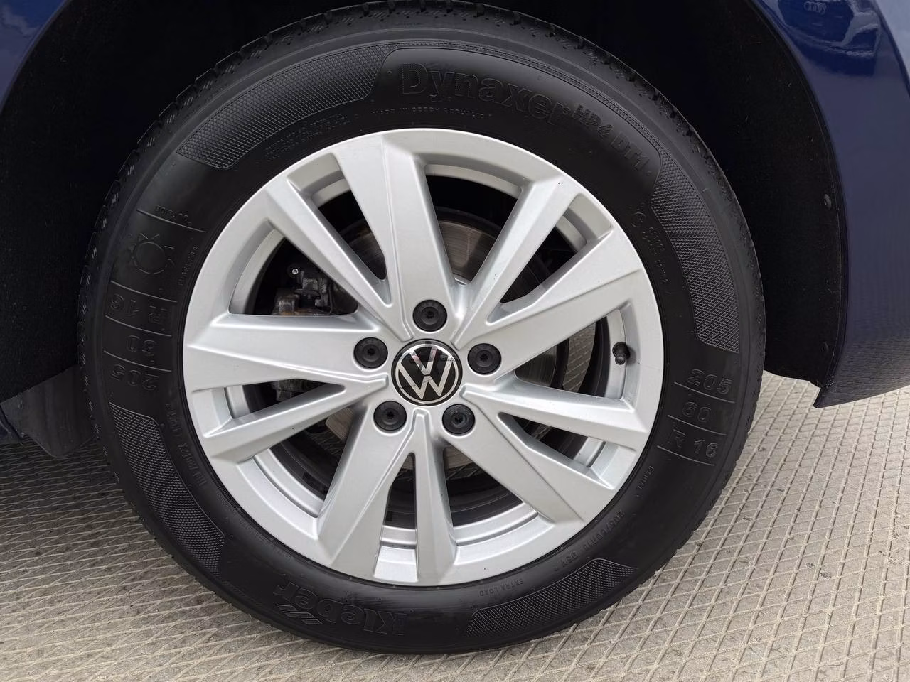 Volkswagen Touran фото 7