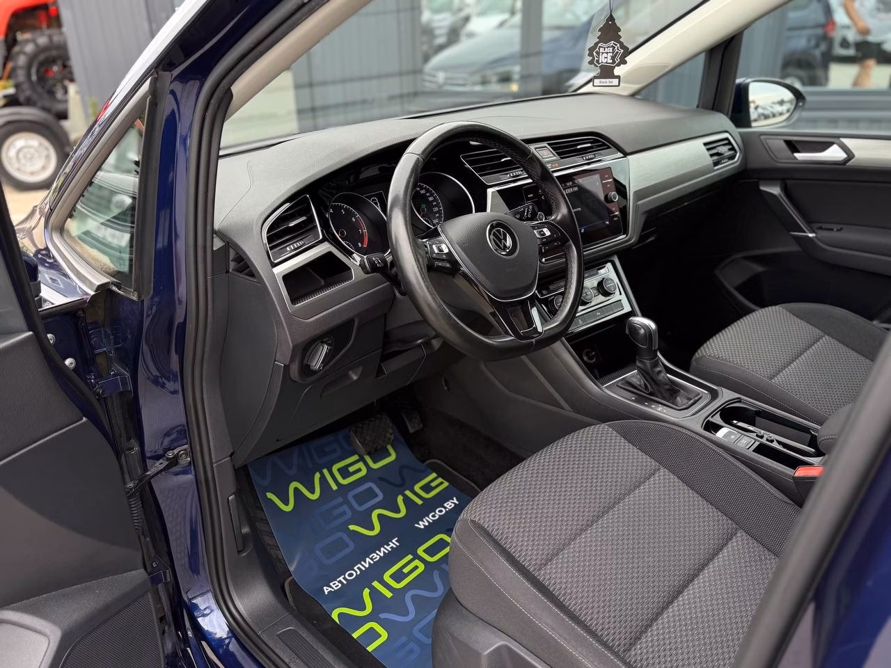 Volkswagen Touran фото 10