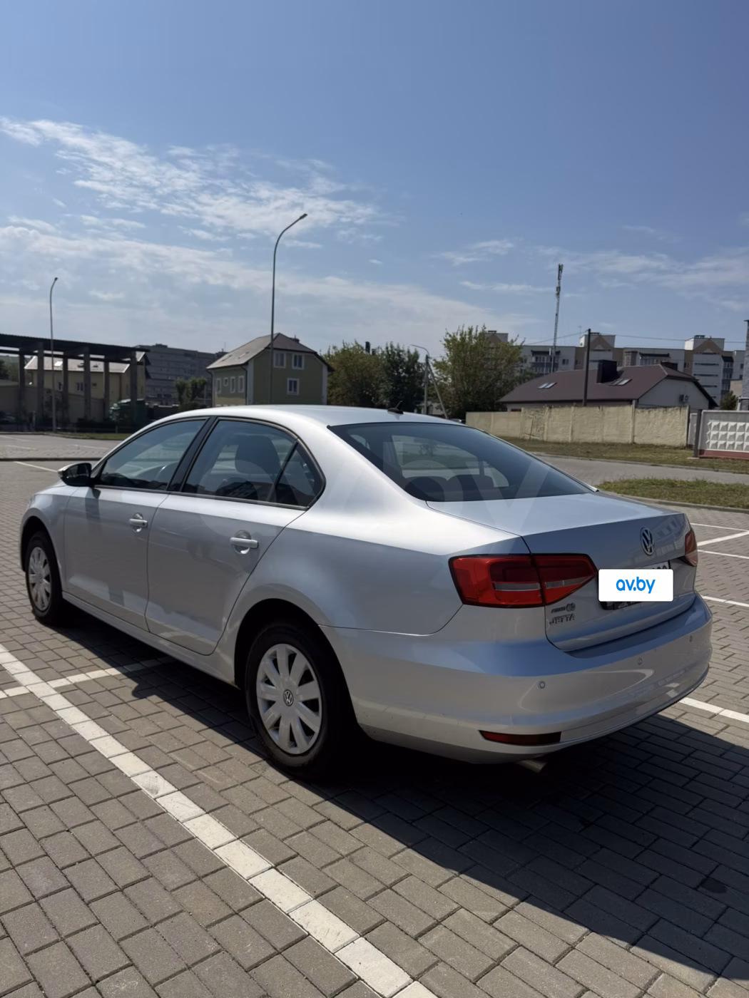 Volkswagen Jetta фото 2