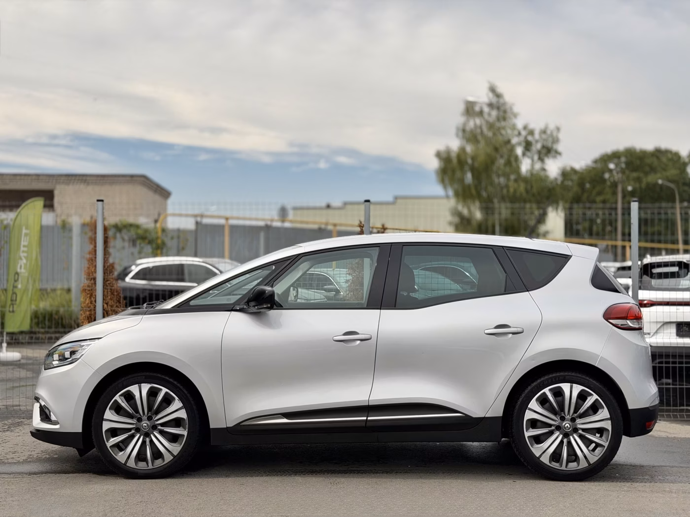 Renault Scenic фото 10