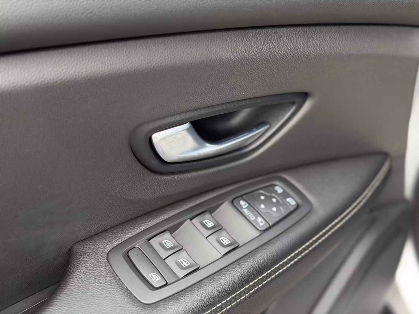 Renault Scenic фото 20