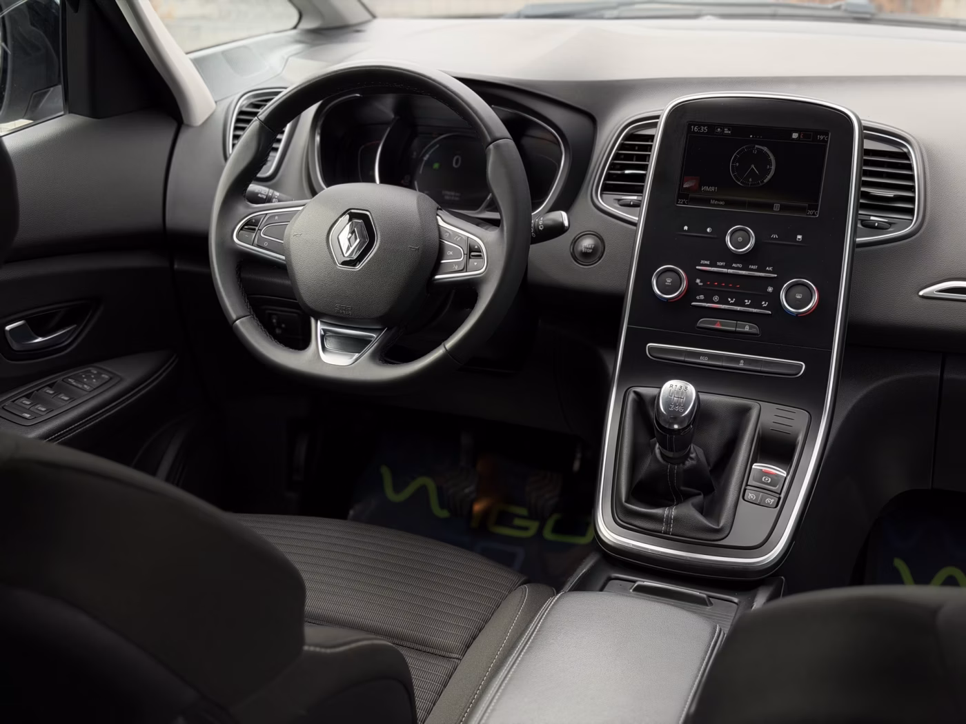 Renault Scenic фото 27