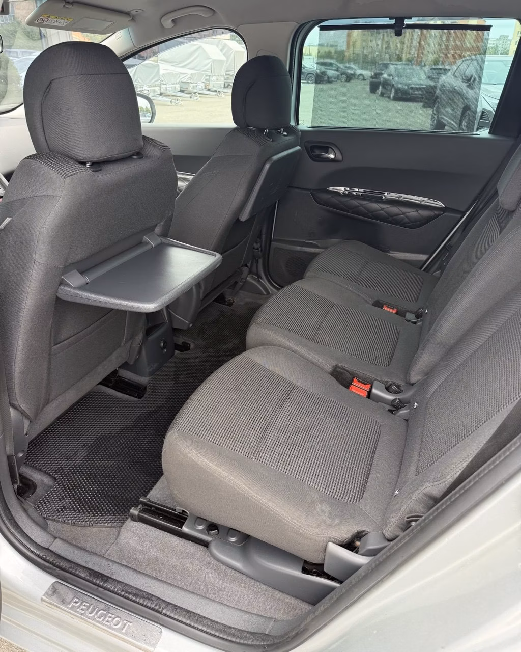 Peugeot 5008 фото 13