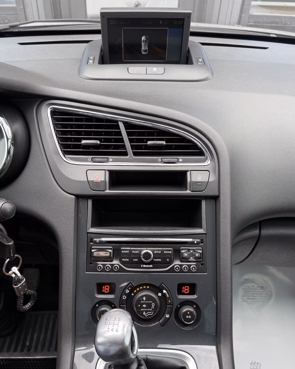 Peugeot 5008 фото 14
