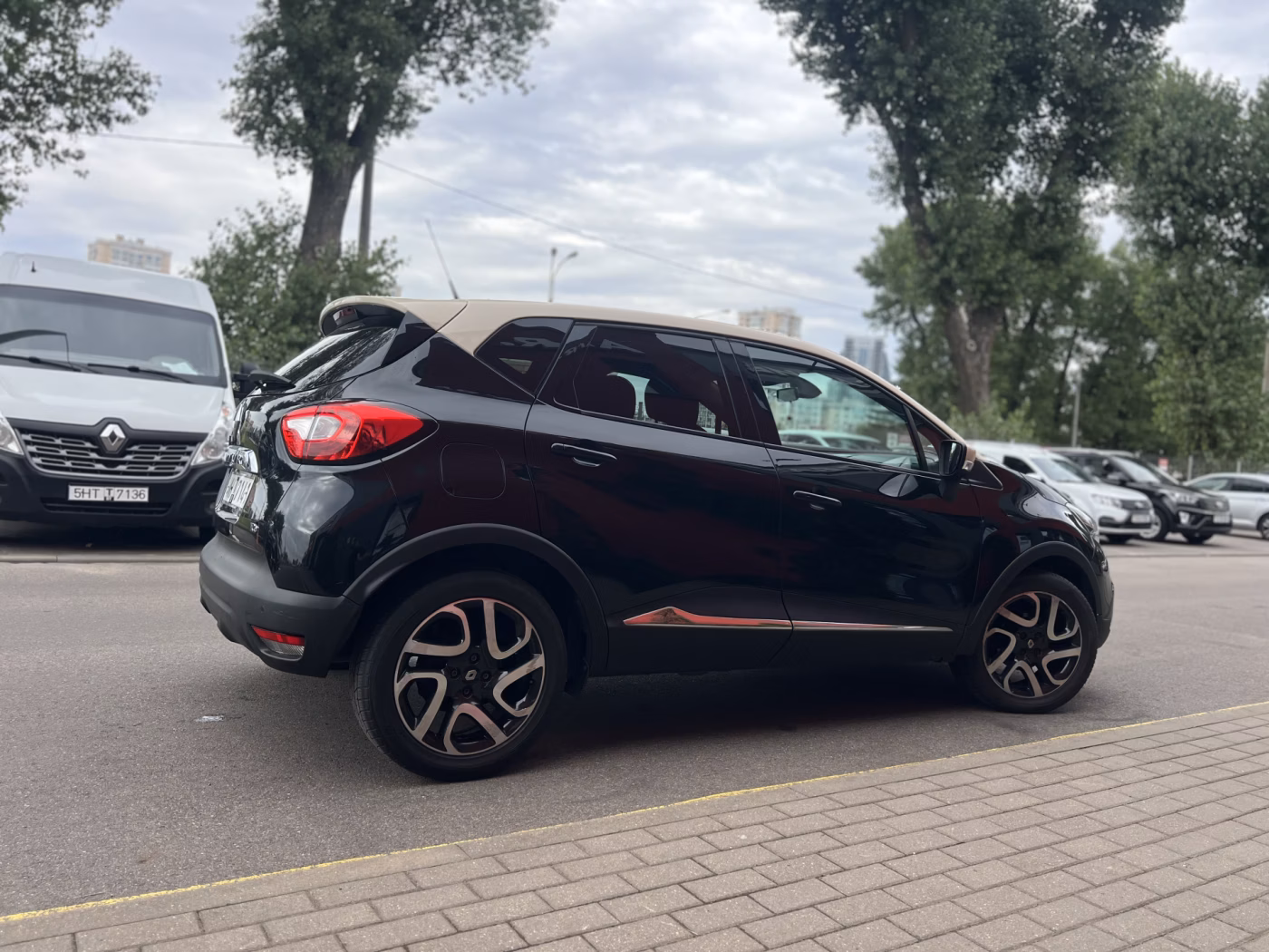 Renault Captur фото 7