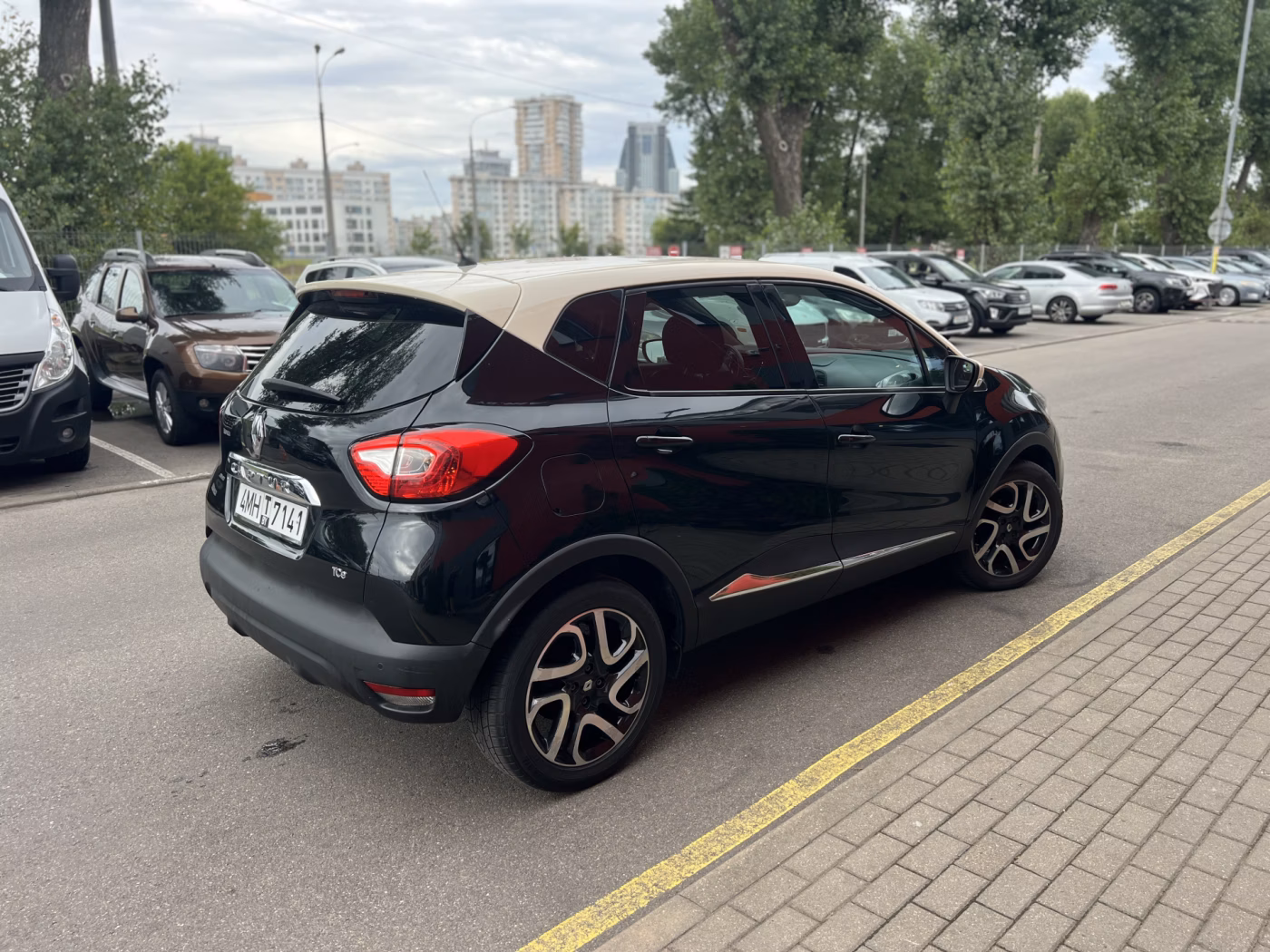 Renault Captur фото 9