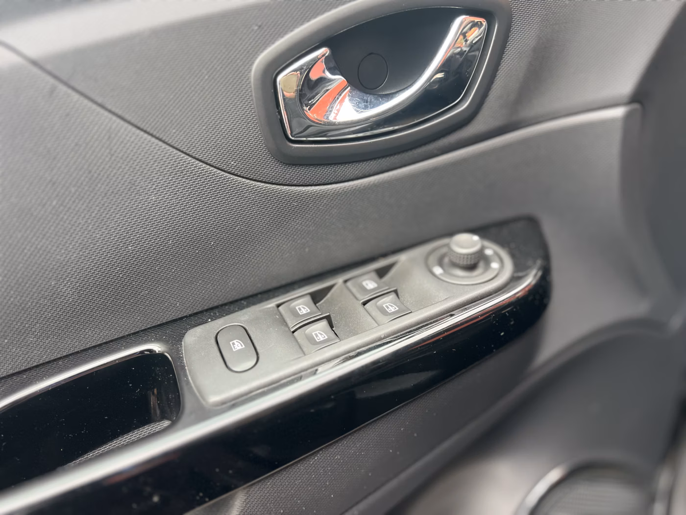Renault Captur фото 18