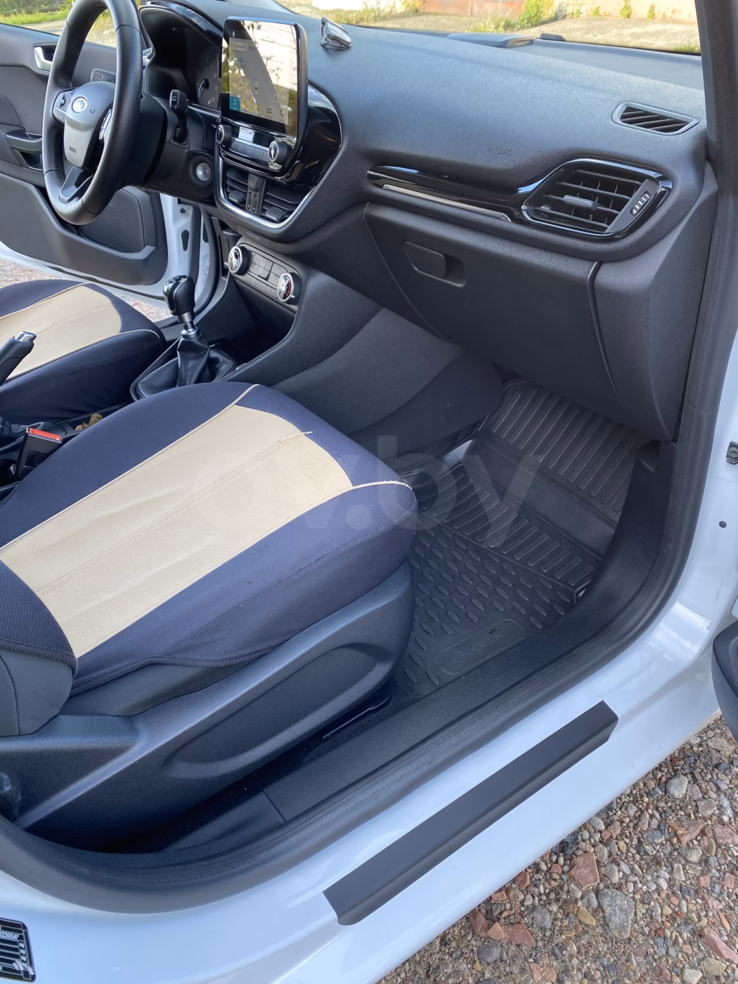 Ford Fiesta фото 22