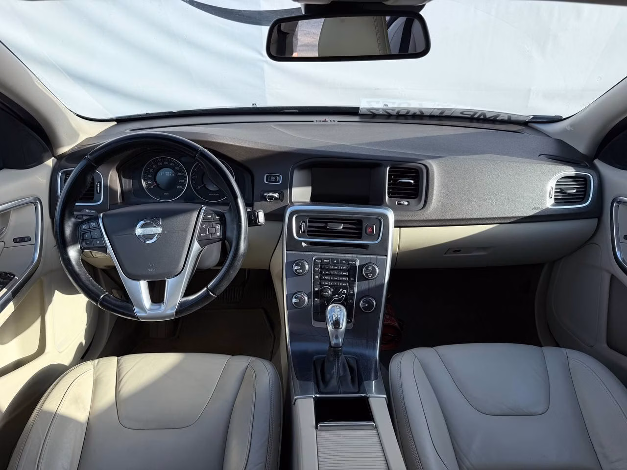 Volvo V60 фото 9