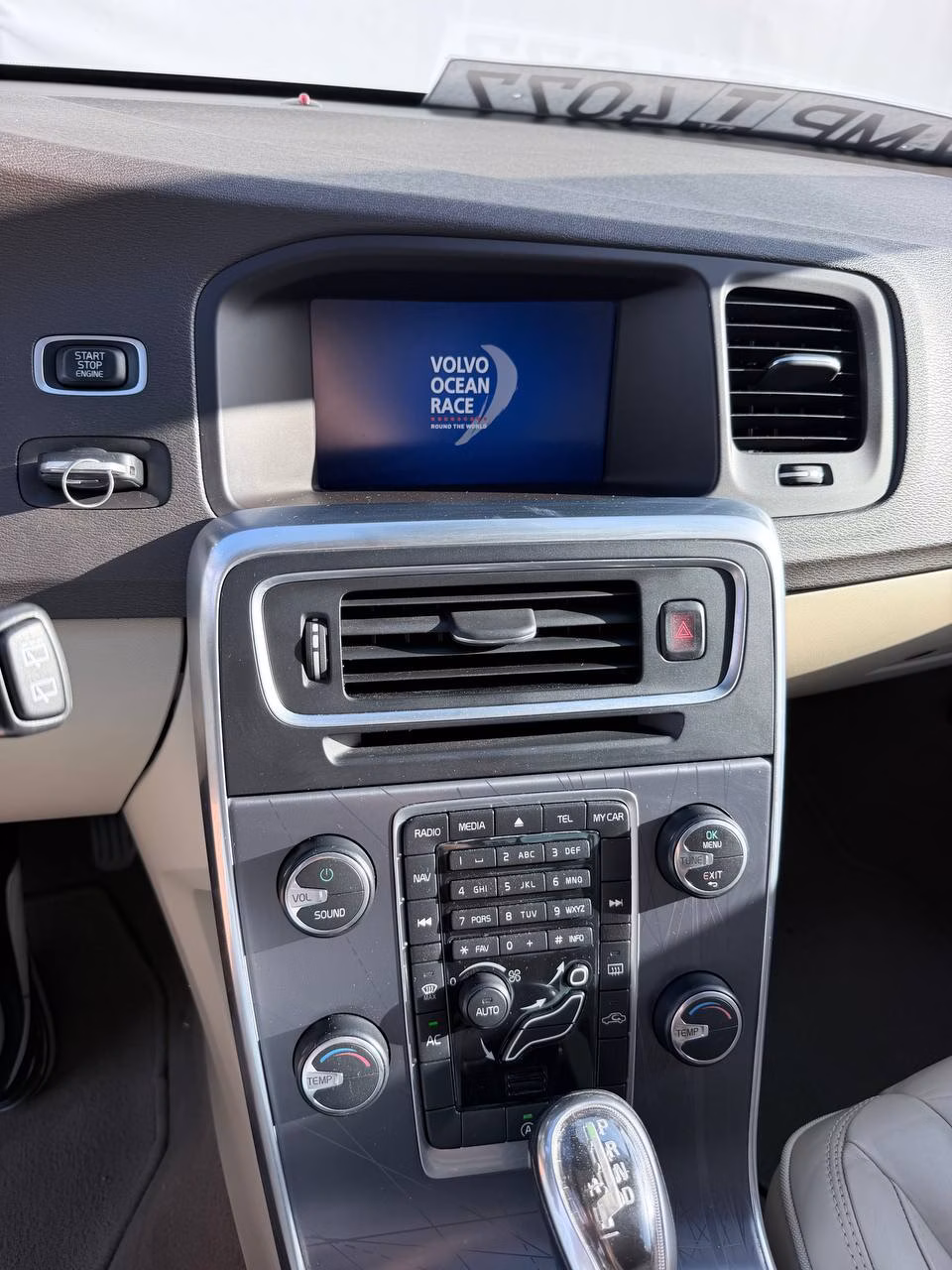 Volvo V60 фото 10