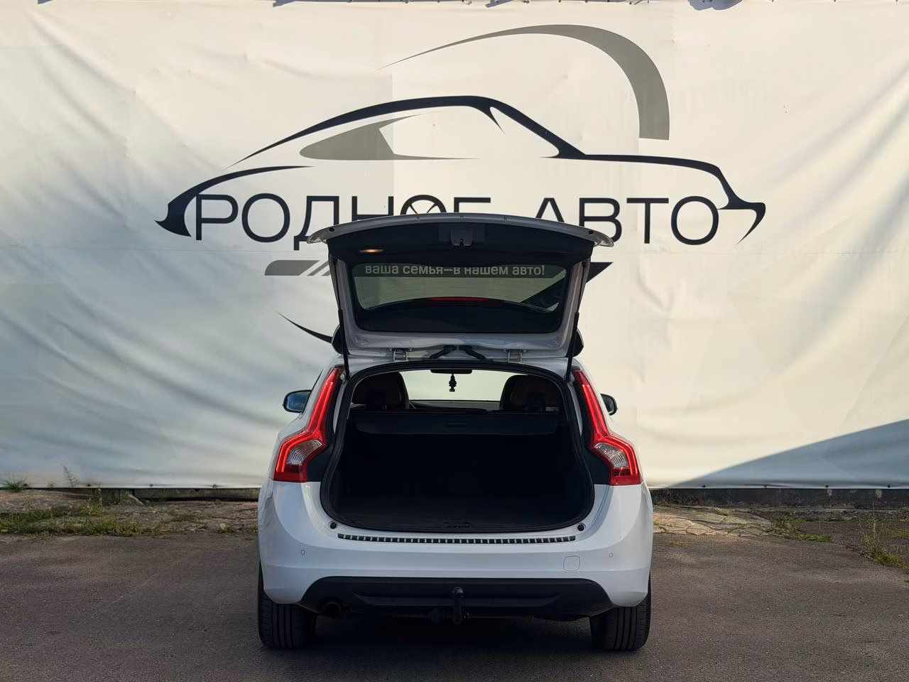 Volvo V60 фото 7