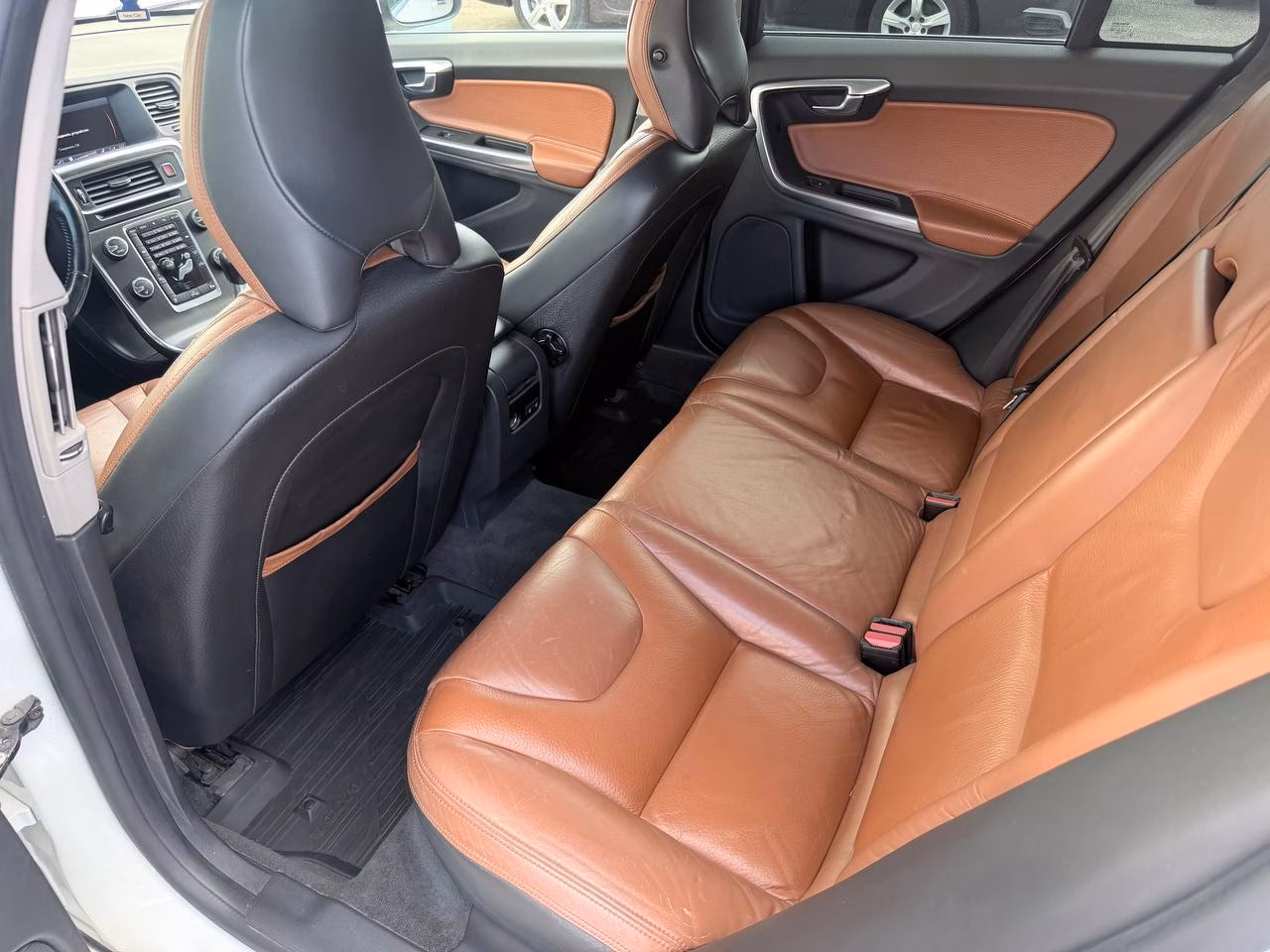Volvo V60 фото 17