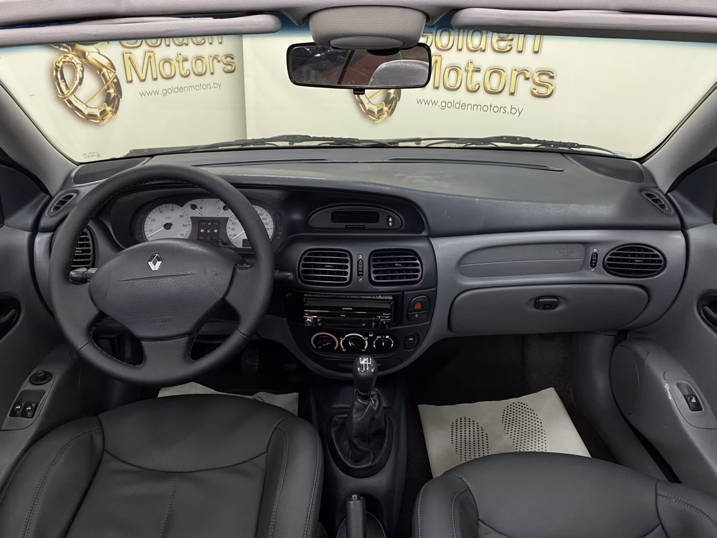 Renault Megane фото 9