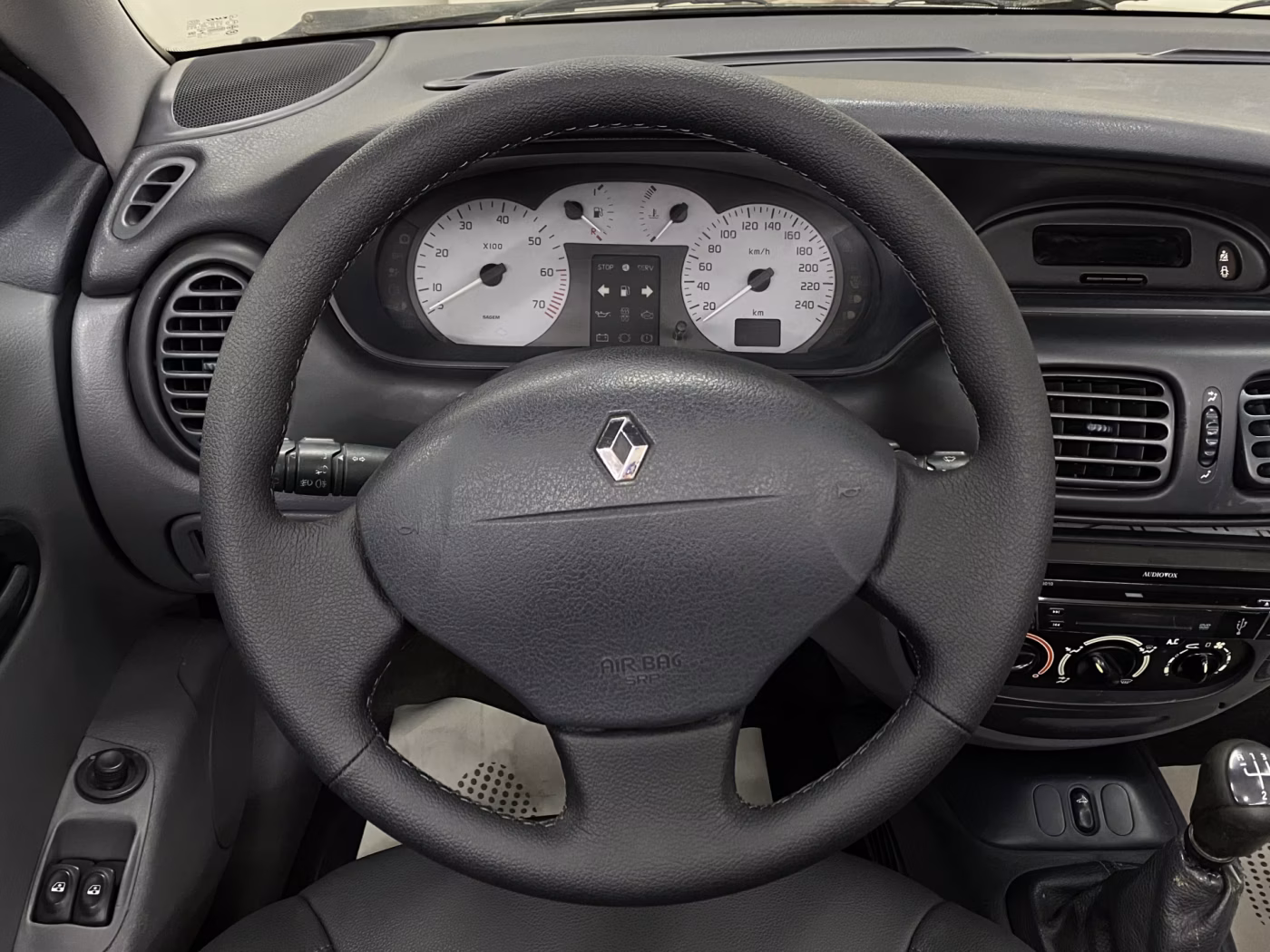 Renault Megane фото 10