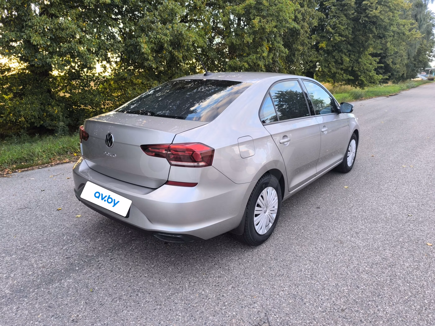 Volkswagen Polo Sedan фото 5