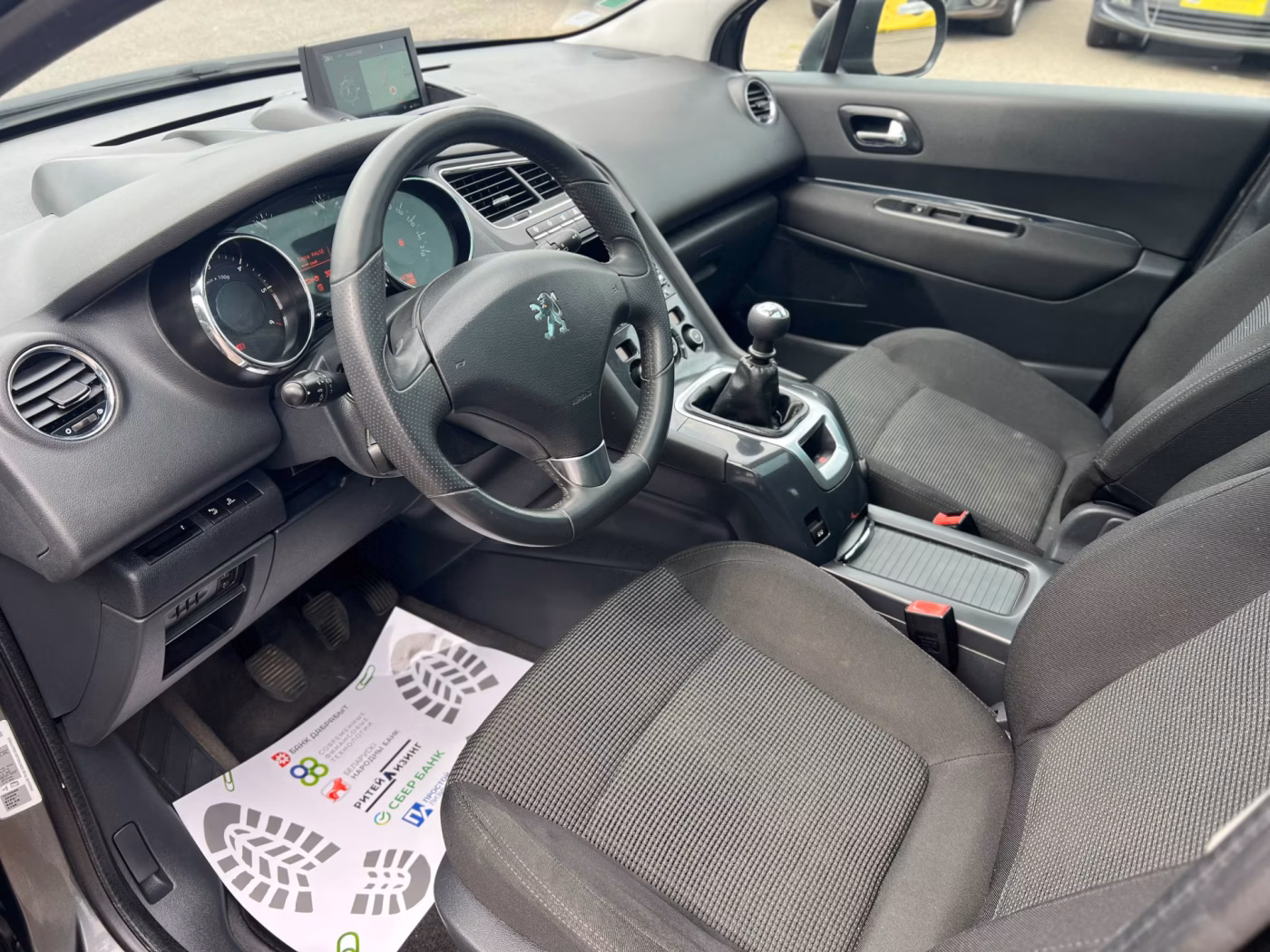 Peugeot 5008 фото 8