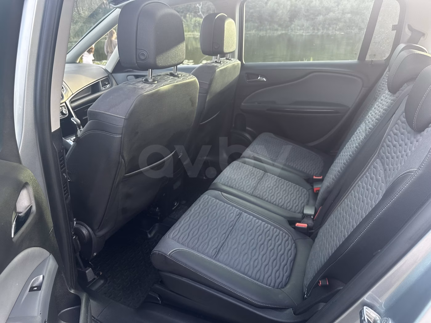 Opel Zafira фото 16