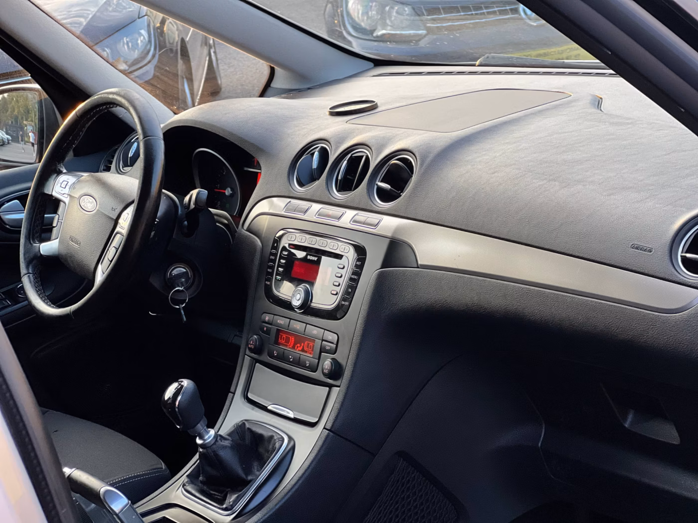 Ford Galaxy фото 17