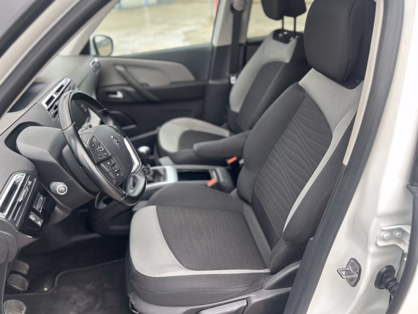 Citroen C4 Picasso фото 12