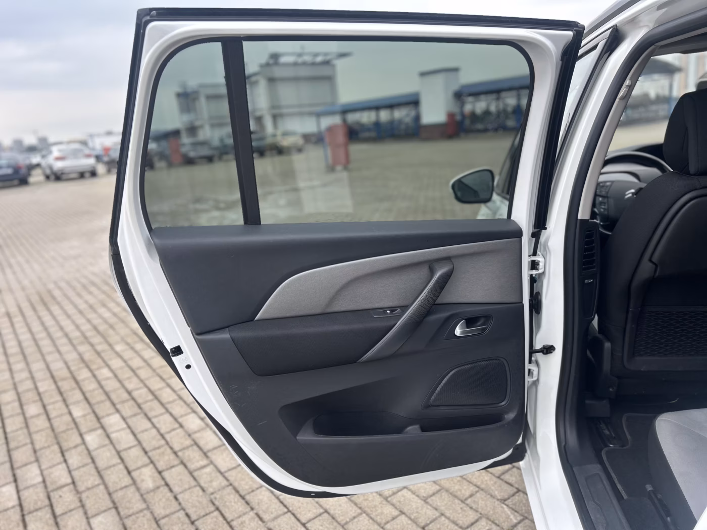 Citroen C4 Picasso фото 11