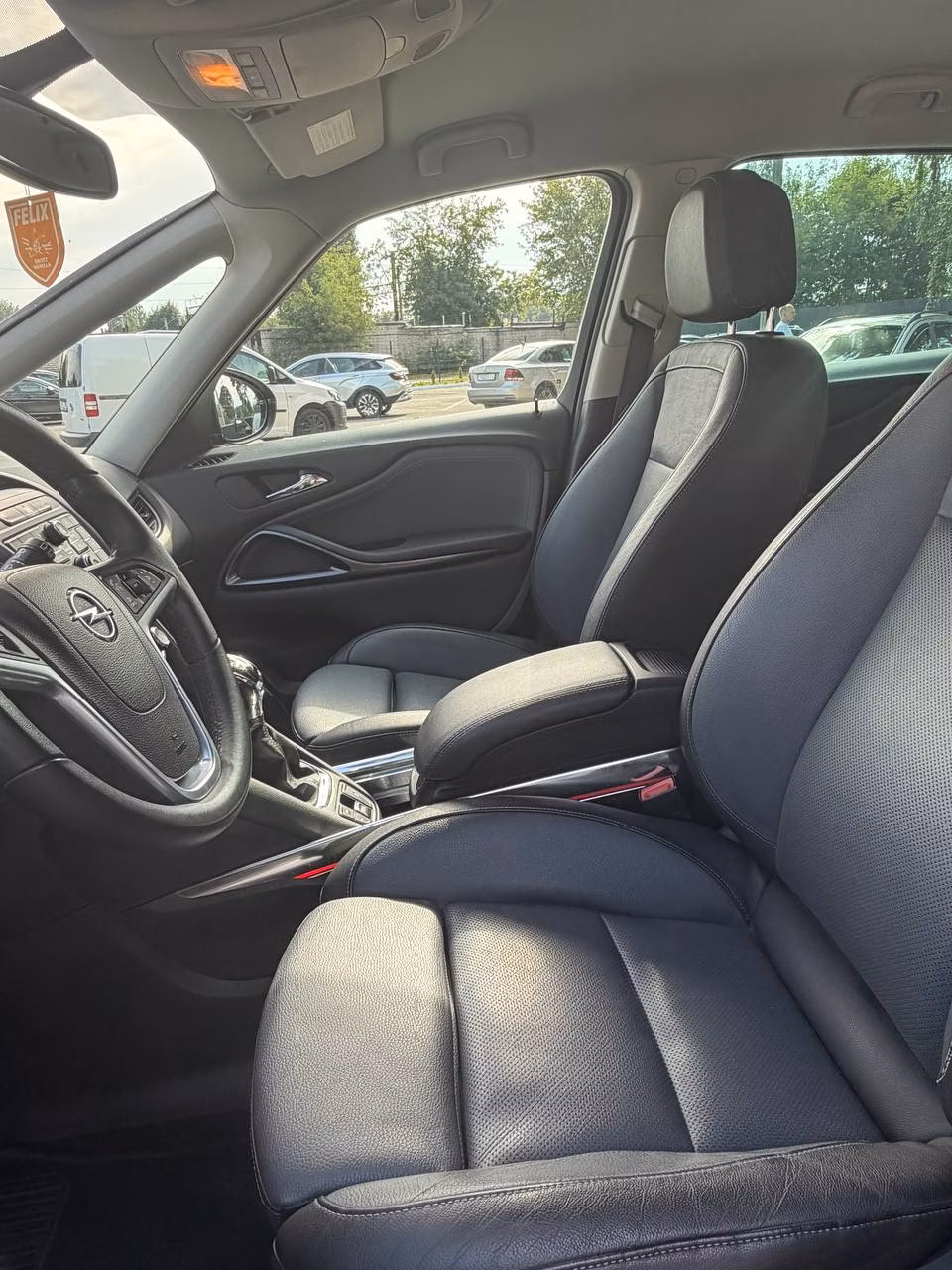Opel Zafira фото 10