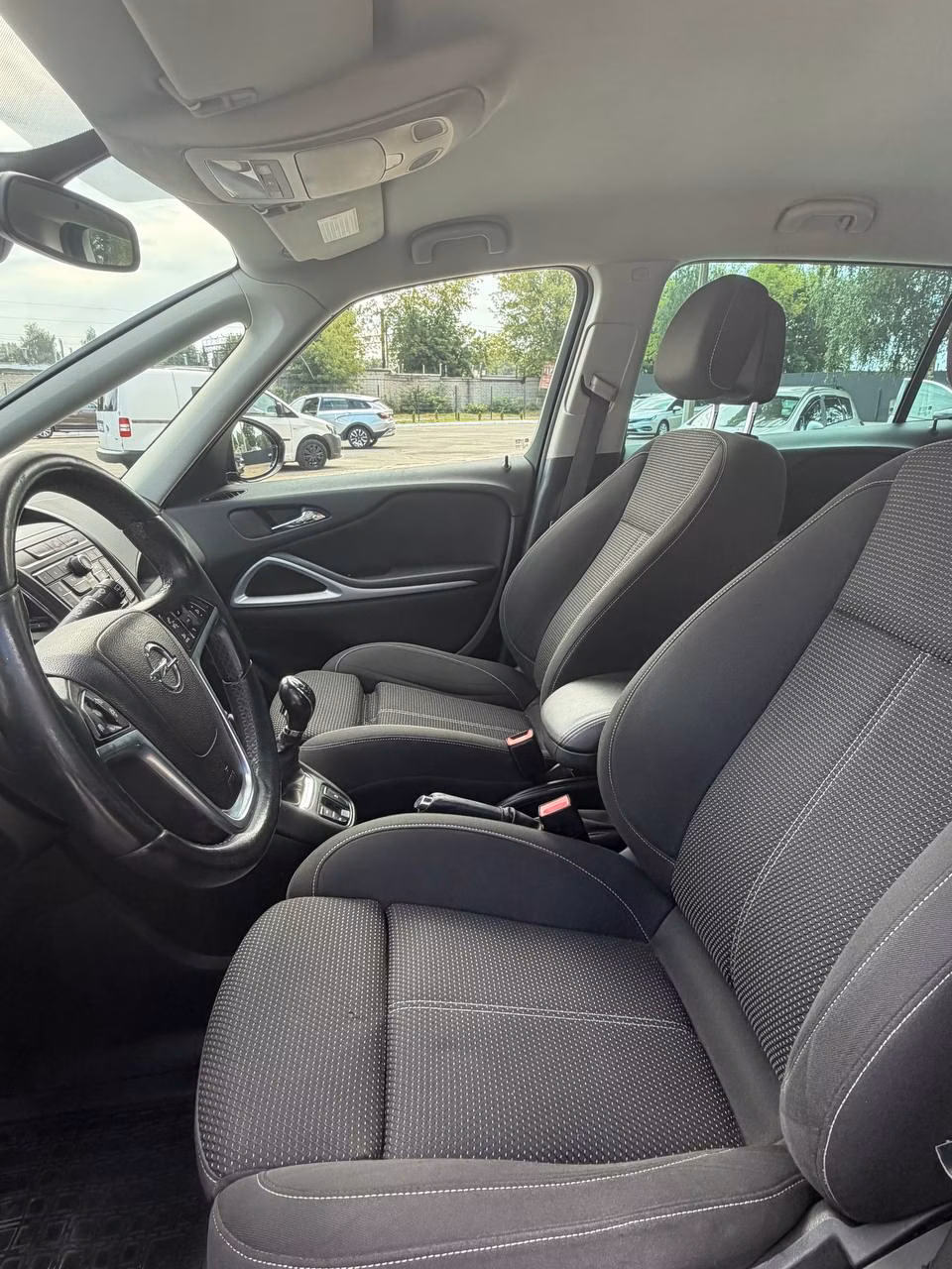 Opel Zafira фото 10