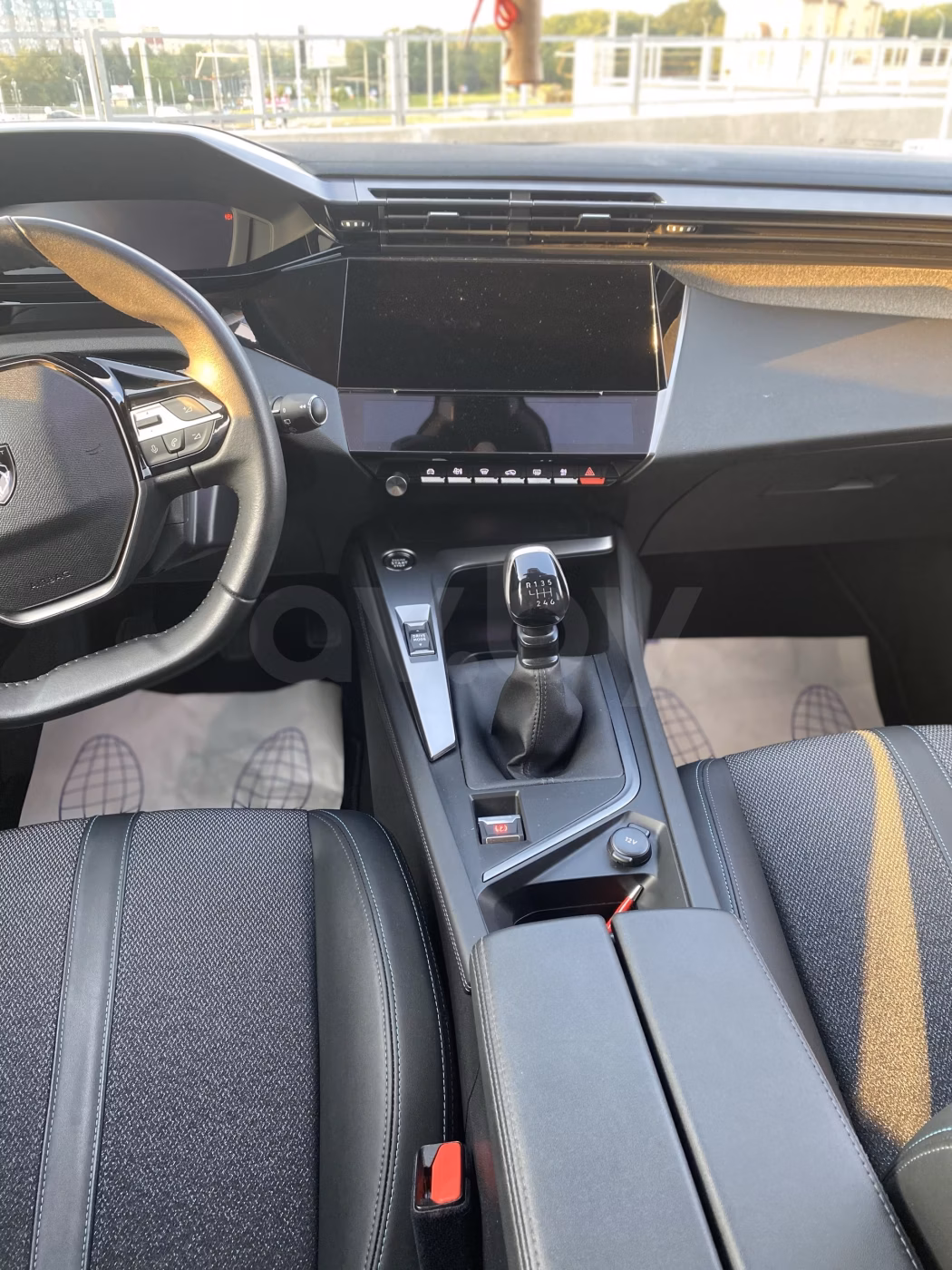 Peugeot 308 фото 12