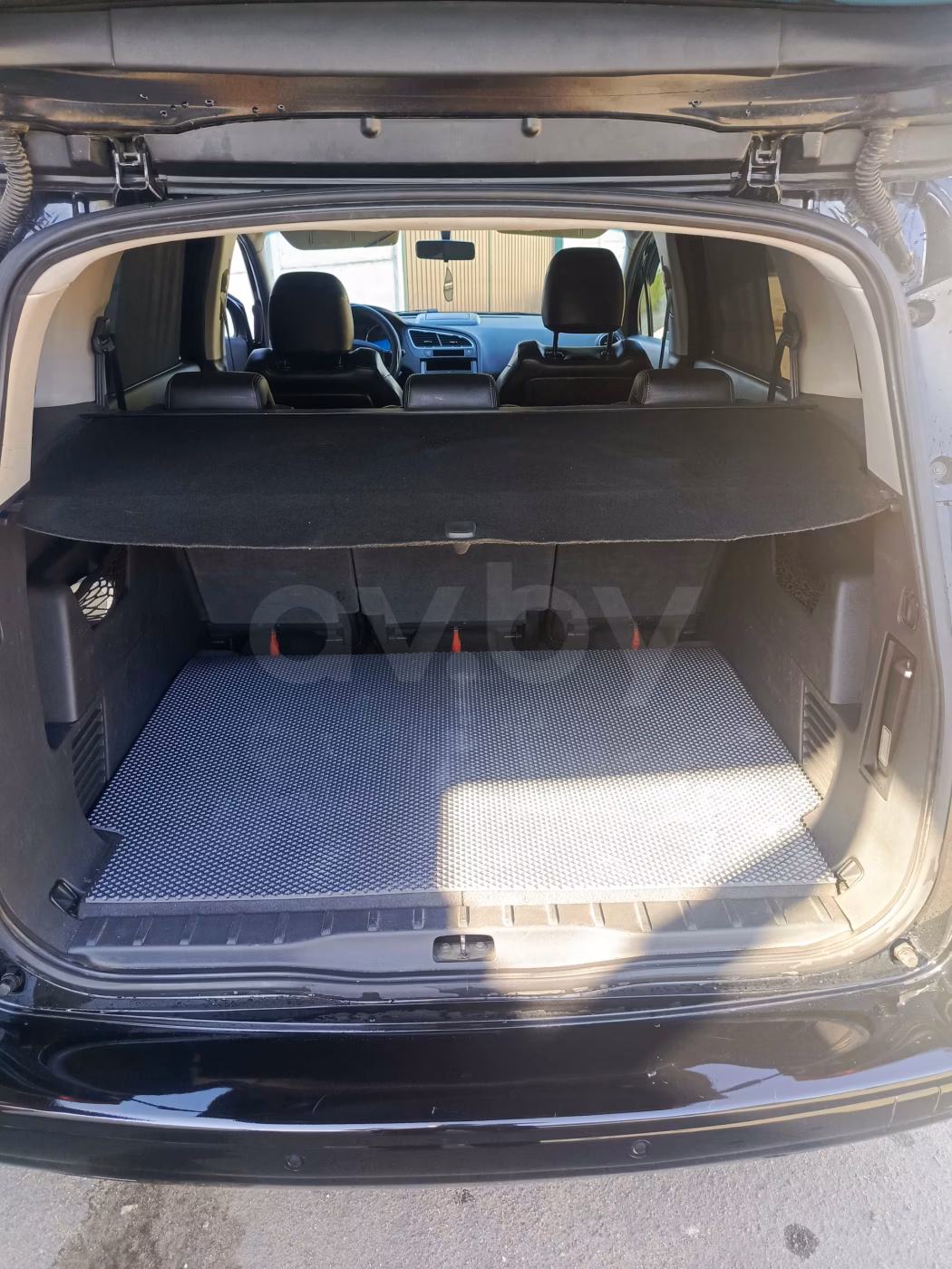 Peugeot 5008 фото 10