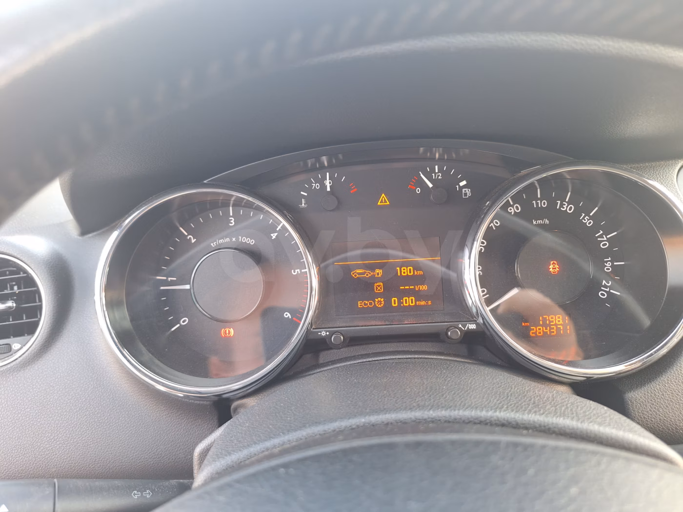 Peugeot 5008 фото 9