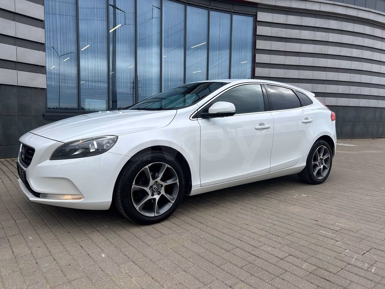 Volvo V40 фото 3