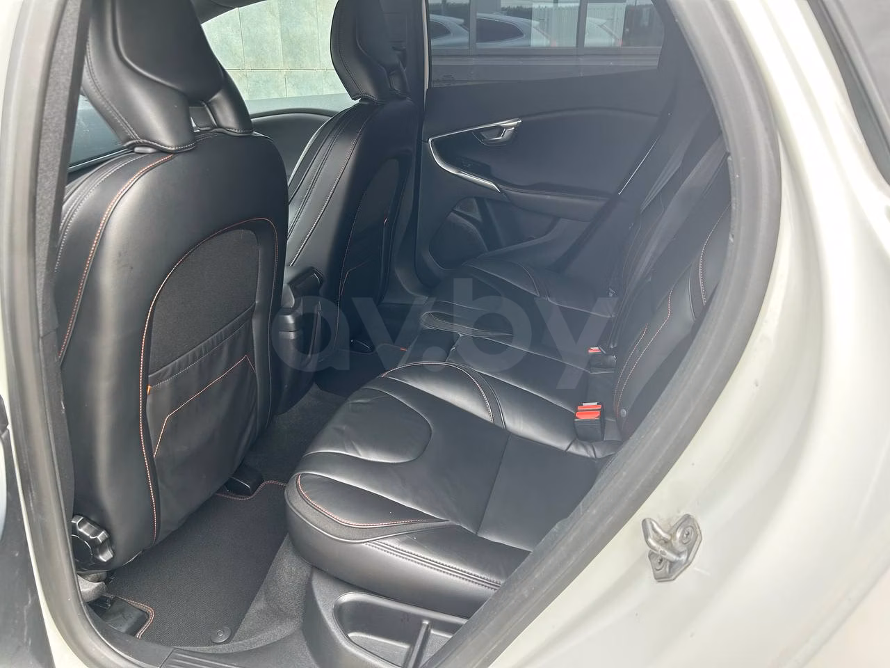 Volvo V40 фото 13