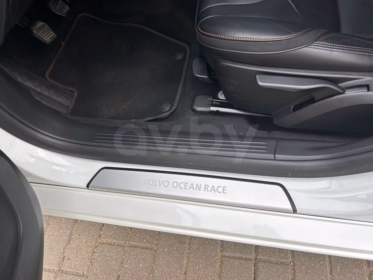 Volvo V40 фото 12
