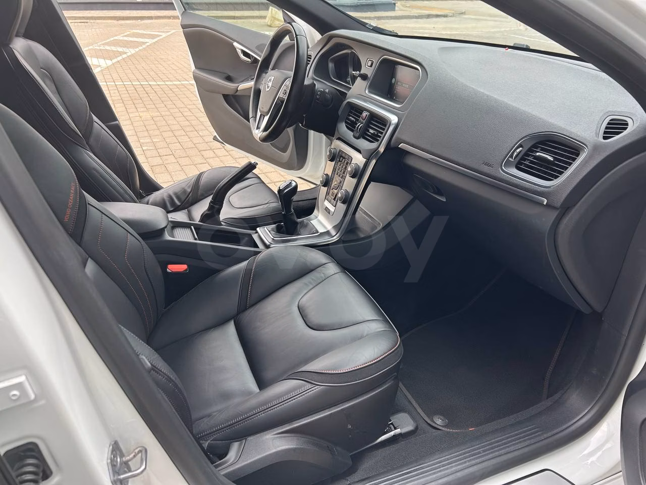 Volvo V40 фото 15