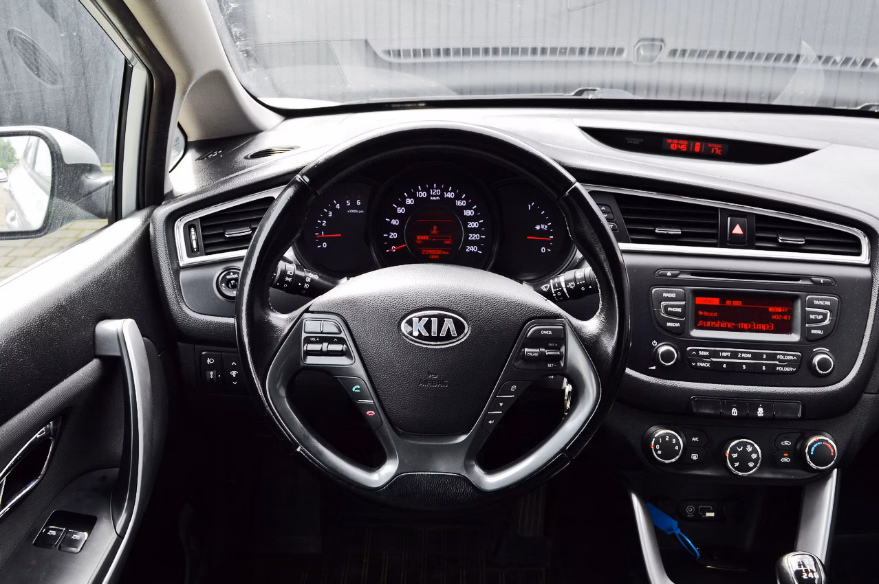 Kia Cee'd фото 15