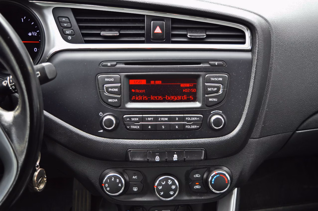 Kia Cee'd фото 16