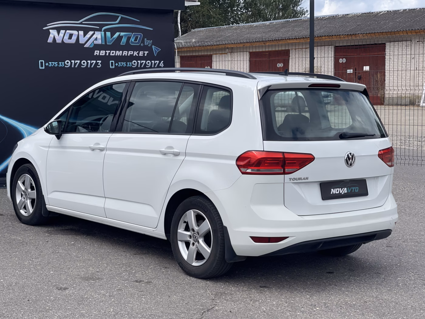 Volkswagen Touran фото 7