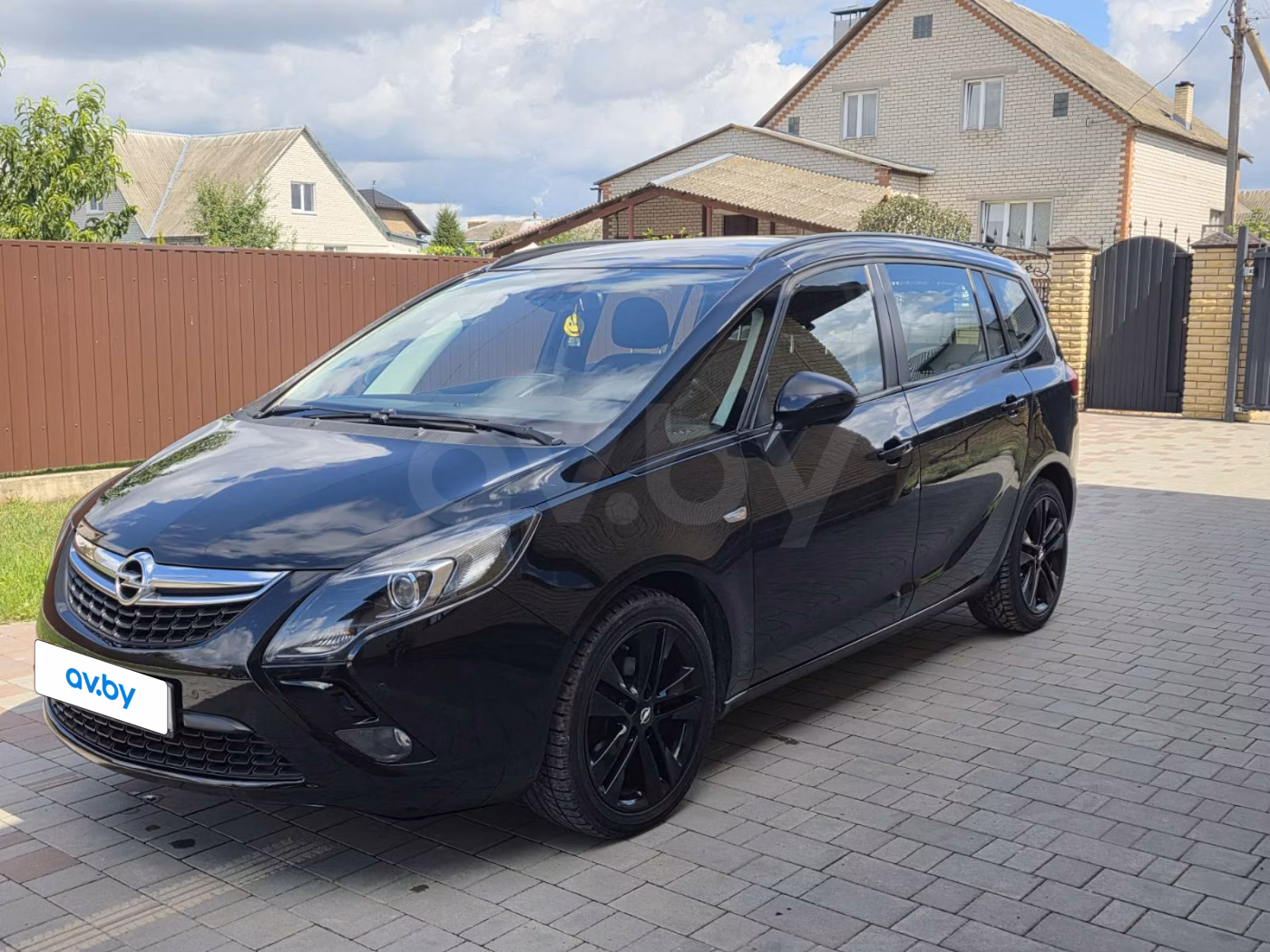 Opel Zafira фото 2