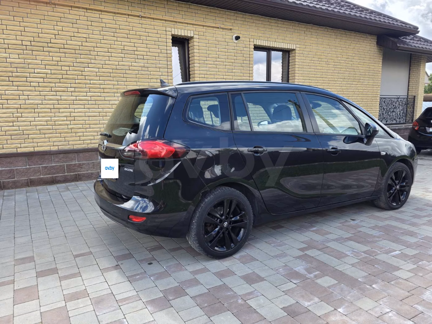 Opel Zafira фото 4