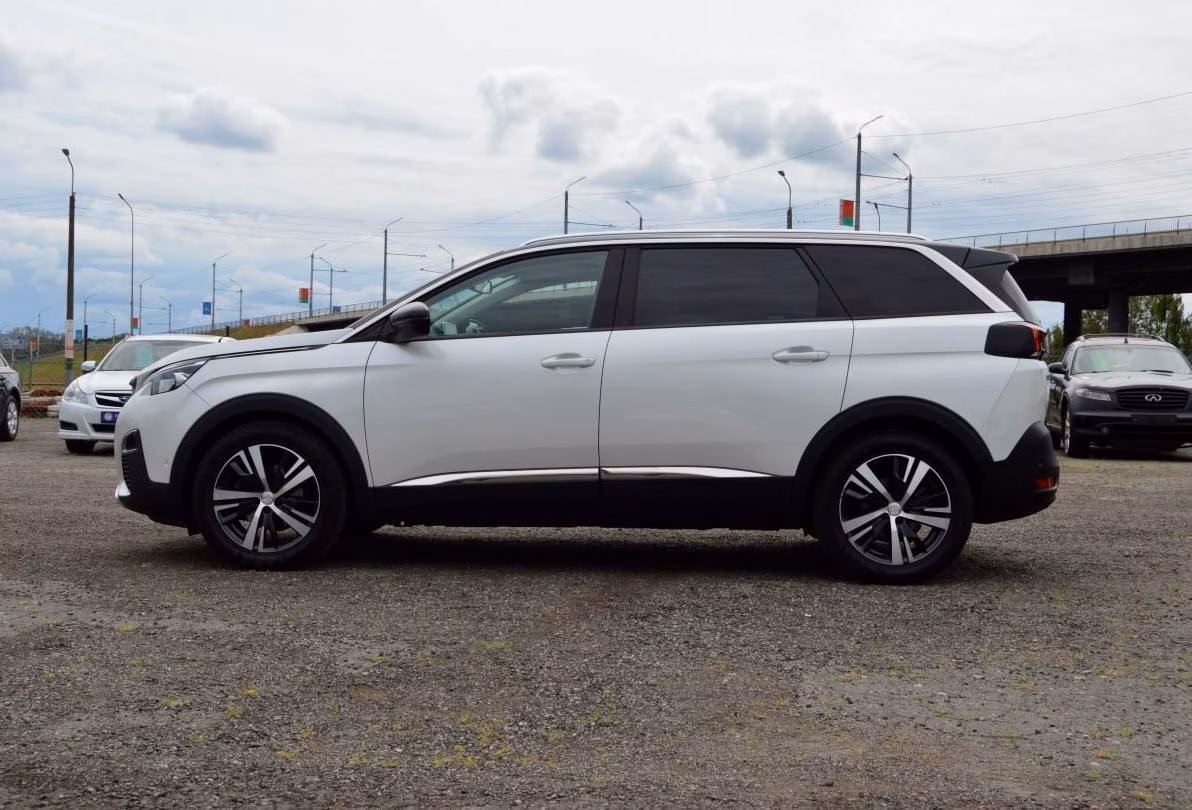 Peugeot 5008 фото 3