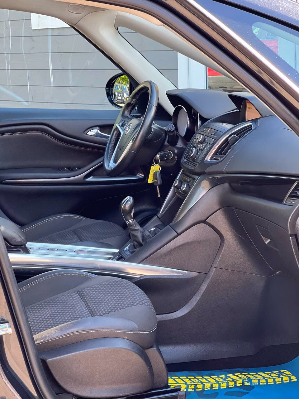 Opel Zafira фото 10