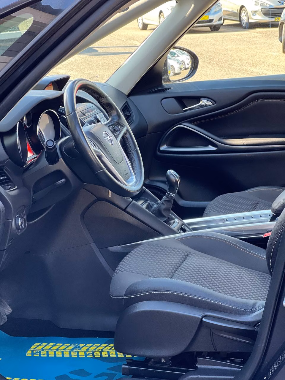 Opel Zafira фото 16