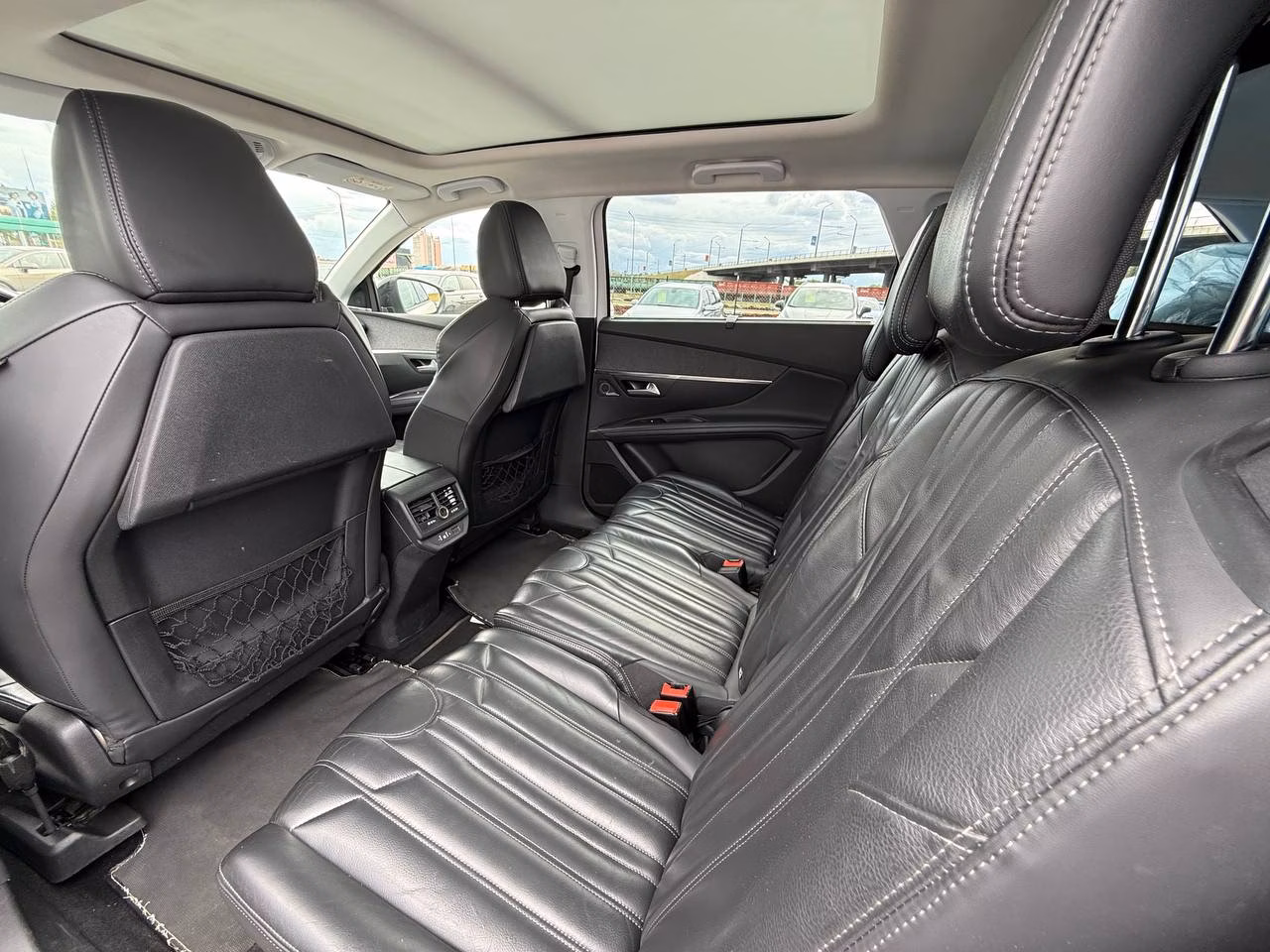 Peugeot 5008 фото 10