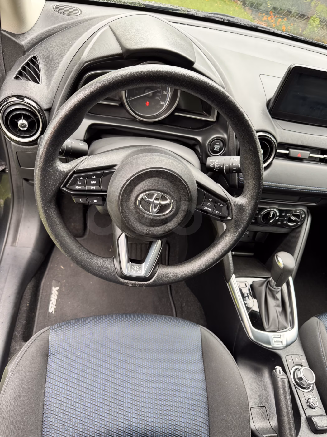 Toyota Yaris фото 10