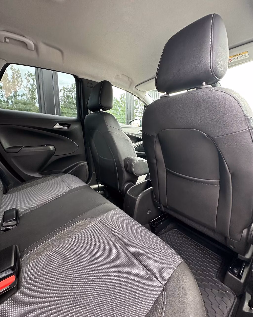Opel Crossland X фото 12