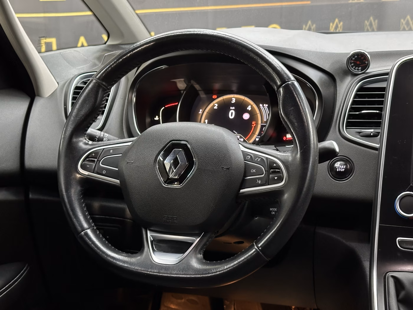 Renault Grand Scenic фото 12