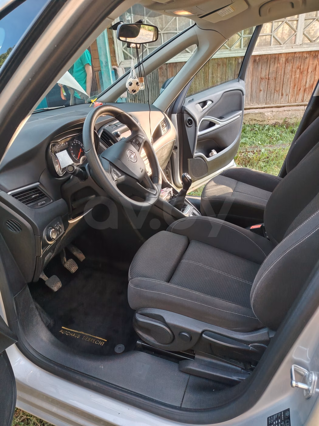 Opel Zafira фото 8