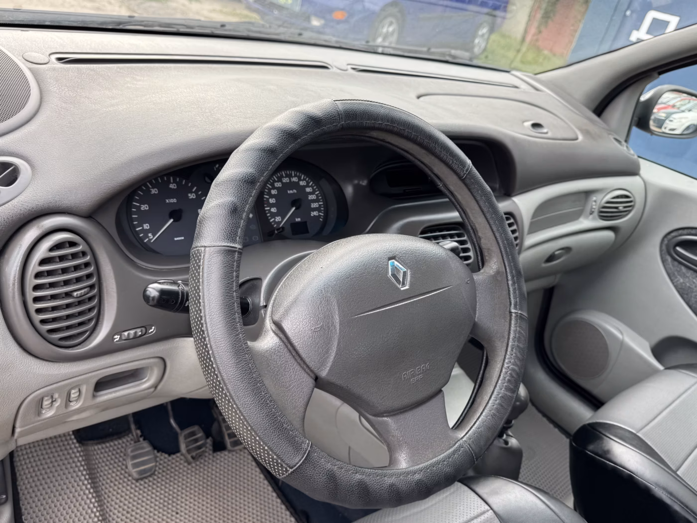 Renault Scenic фото 11