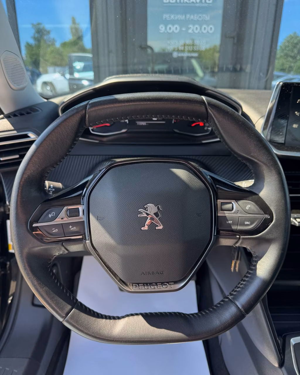 Peugeot 2008 фото 10