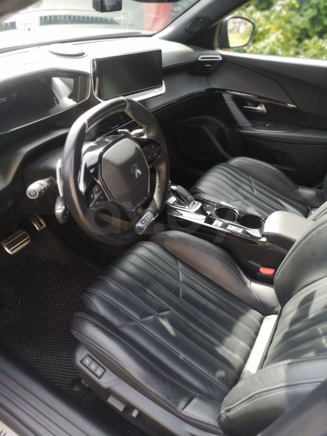 Peugeot 2008 фото 13